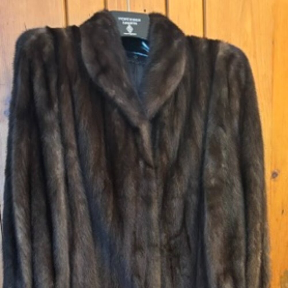 Bloomingdale's Luxurious Brown - Mink Fur Coat
